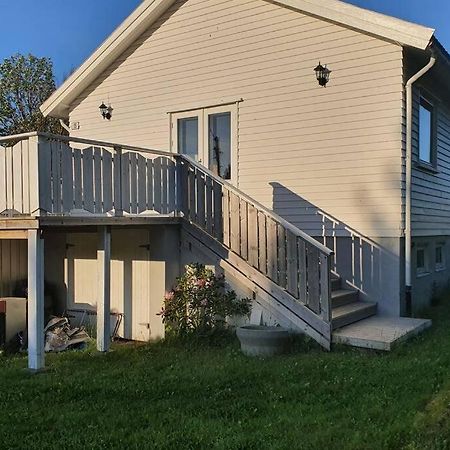 Hus Sentralt I Lofoten Apartment Leknes Exterior photo
